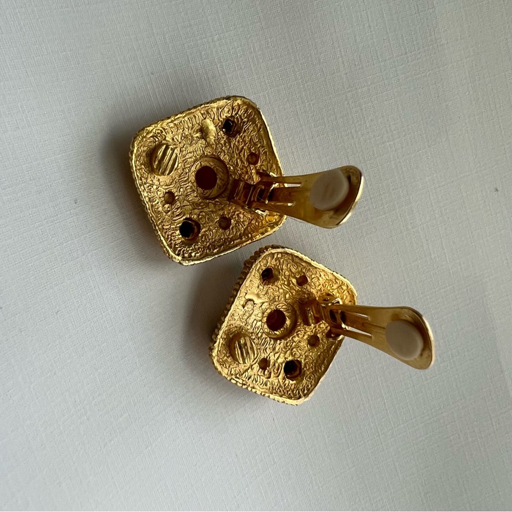 🍉Clip-On Earring Retro Vintage Gold Designer Baroque Egyptian Byzantine Lucite - Picture 4 of 8